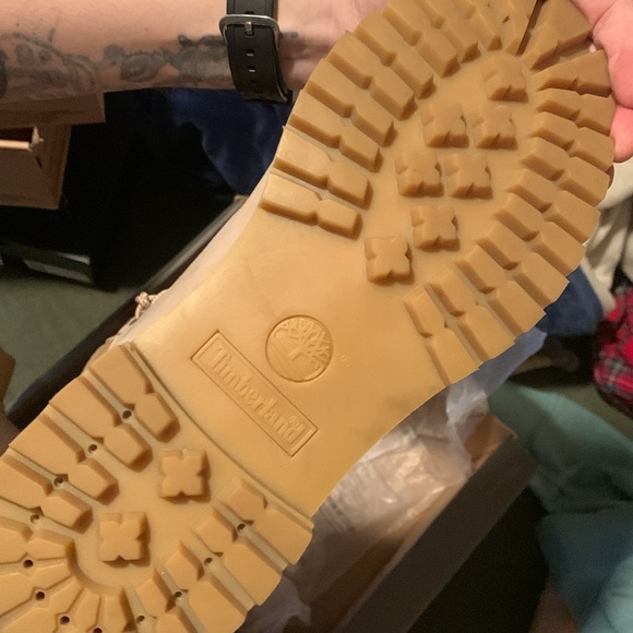 Timberland light brown with brown/white laces and ortholite soles! - Picture 10 of 14